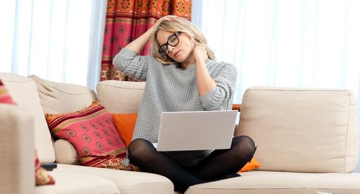 Občutek utrujenosti v vratu pogosto signalizira cervikalno osteohondrozo.